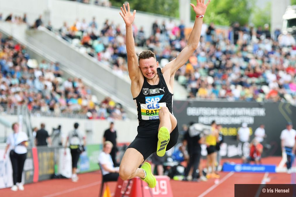 Simon Batz (MTG Mannheim) holt sich mit 7,99 Meter den DM-Titel im Weitsprung